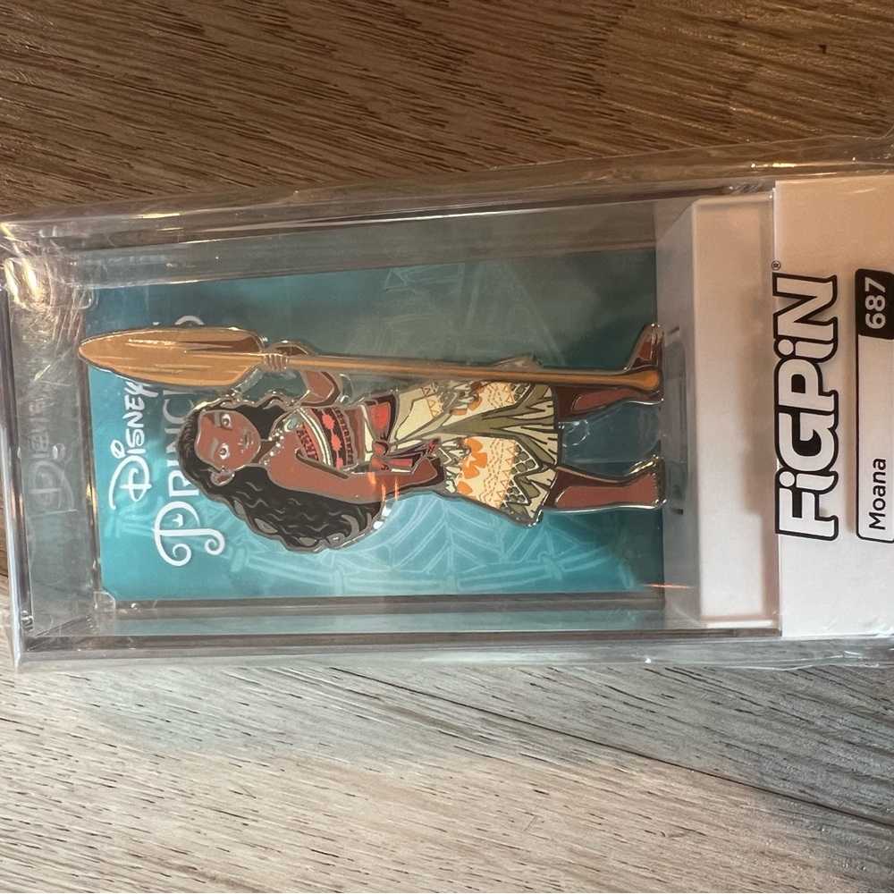 Moana fig pin